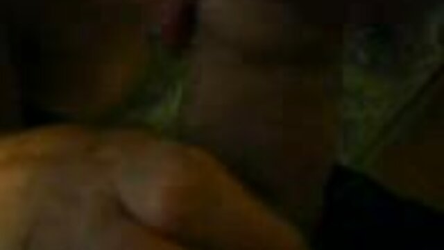 เกรียงไกรญี่ปุ่นที่มีความยืดหยุ่น Kirara Shoji ยืนอยู่ในตำแหน่งที่ยุ่งยากและได้รับการใช้นิ้วหีของเธอ วีดีโอ โป็